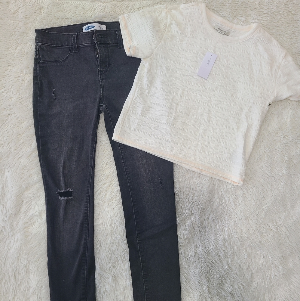 NWT American Eagle White Shirt with Old Navy Black Adjustable-Waist Jeggingd